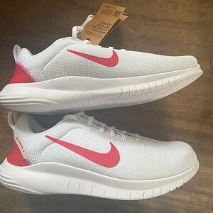 NWT Nike Flex Experience Men’s size 11